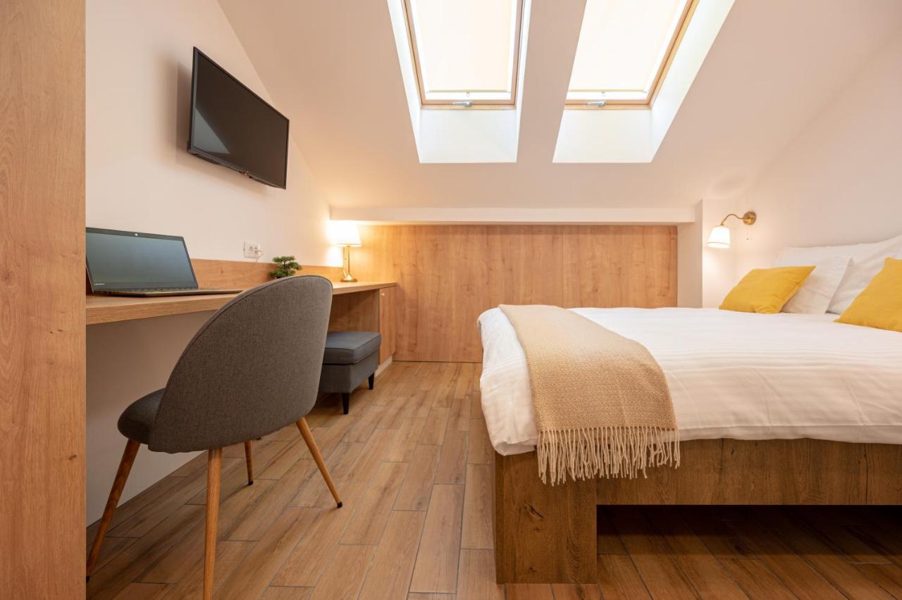 Central Park Rooms Oradea Extérieur photo