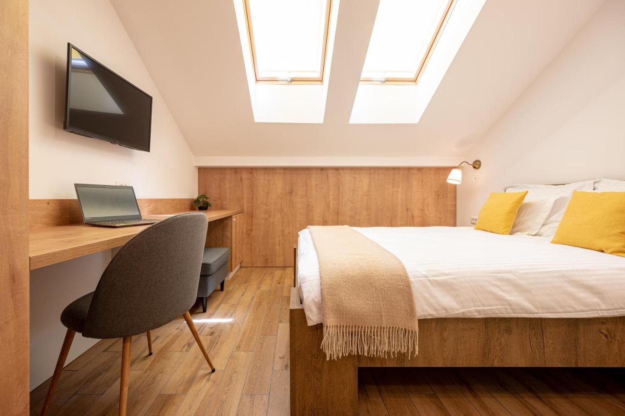 Central Park Rooms Oradea Extérieur photo